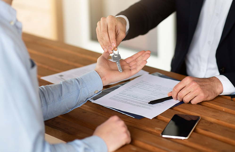 DIPLOMA Diploma en asesor de negocios y gestión de inmuebles