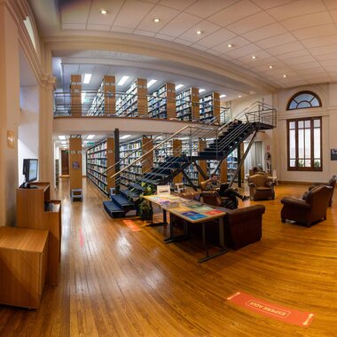 Biblioteca, Carreras, Universidad Católica