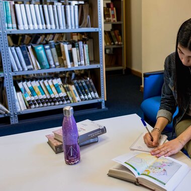 Biblioteca, Estudiar en la UCU