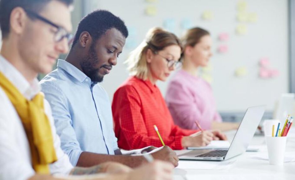 imagen de Upgraded Products, Degraded Employees: Let’s Fix Our Broken Priorities