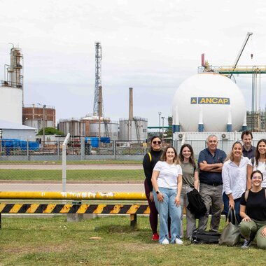 Visita de alumnos de Ing. Ambiental a la Refinería la Teja, ANCAP