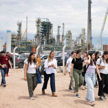 Visita de alumnos de Ing. Ambiental a la Refinería la Teja, ANCAP