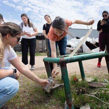 Visita de alumnos de Ing. Ambiental a la Refinería la Teja, ANCAP