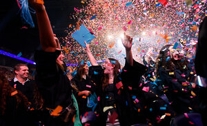 imagen de Graduación UCU 2025: mirar más allá