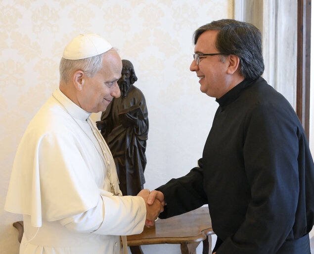 El rector fue recibido por el Papa León XIV en audiencia privada