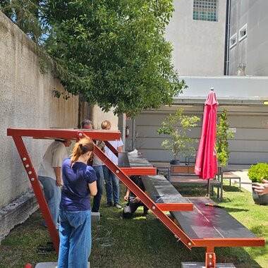 Construcción de una grada para el FESTIVAL DE ARTES MÚLTIPLES