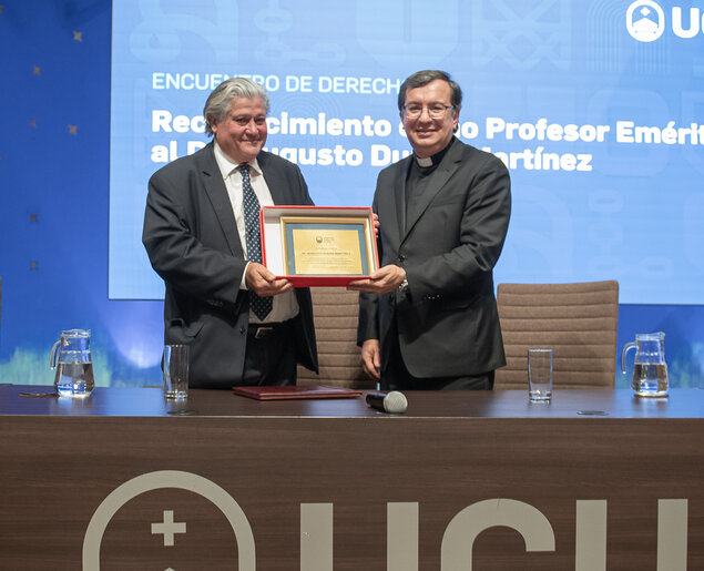 UCU reconoció al Dr. Durán Martínez como profesor emérito
