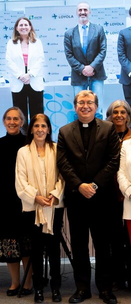 UCU y Universidad Loyola celebraron la graduación de los primeros estudiantes de su programa internacional